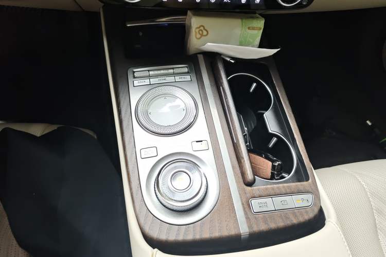 Used Genesis G80 2021 2.5T Rear-Drive Flagship Edition Gear Lever