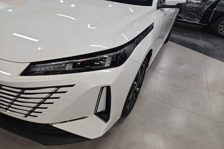 Used Changan Eado 2025 Blue Whale 1.5T 500Bar Prestige Model