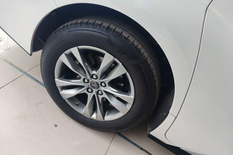 Used Toyota Sienna 2021 2.5L Hybrid Platinum Edition