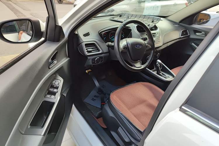 Used Ford Escort 2015 1.5L Automatic Fashion Model