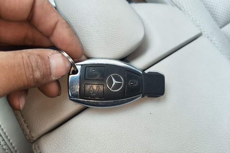 Used Mercedes-Benz S-Class 2010 S 300 L Luxury Model Vehicle Key