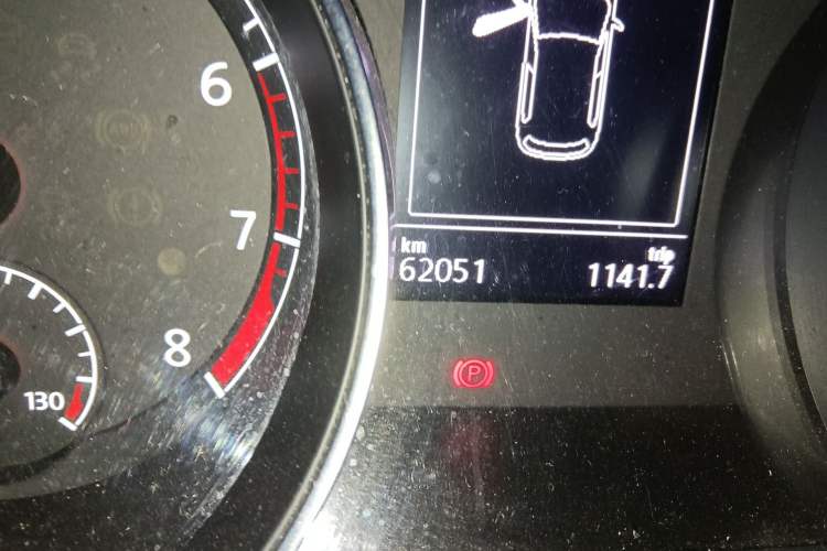 Used Volkswagen Golf 2015 1.6L Automatic Comfort Model Odometer Close Up