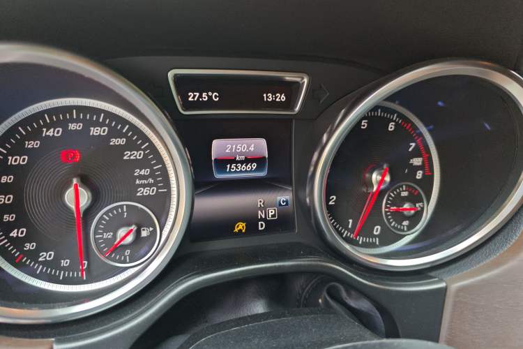 Used Mercedes-Benz GLS 2017 GLS 400 4MATIC Luxury Model Odometer Close Up