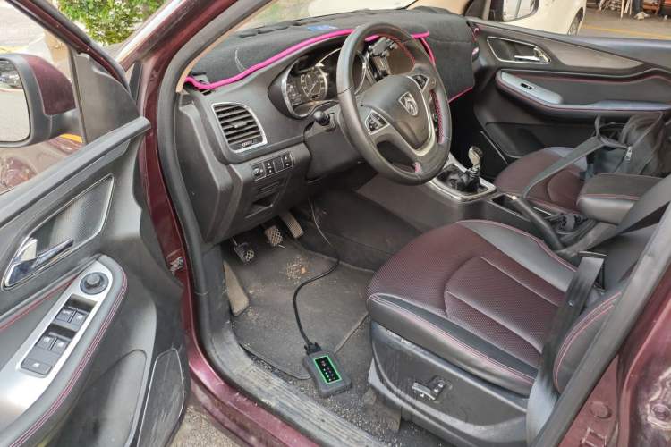 Used Baojun 560 2015 1.8L manual luxury version
