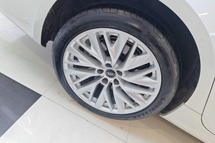 Used Audi A7L 2024 45TFSI S-line Dream-Building Edition Flow Crystal Package