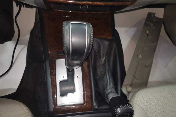 Used Mitsubishi Pajero Sport 2013 3.0L Automatic 4x4 Flagship Edition
