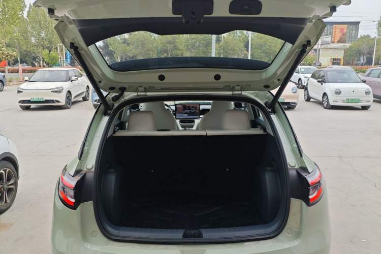 Used Geely Galaxy Geome 2025 UP 410km Exploration+ Edition Trunk