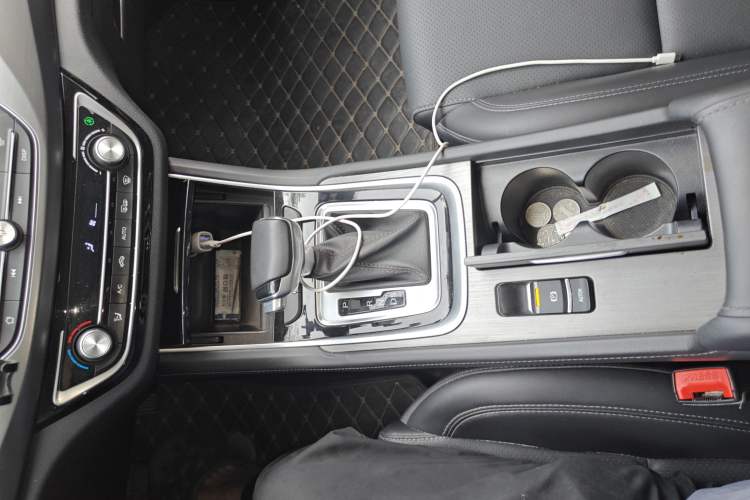 Used CHANGAN Ruicheng CC 2021 Blue Whale Edition 1.5T DCT Prestige Model Gear Lever