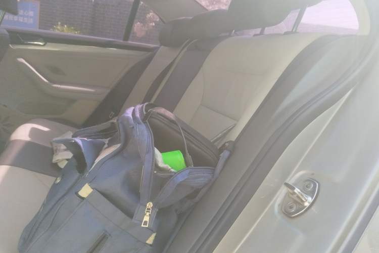 Used Volkswagen Sagitar 2015 230TSI Automatic Comfort Version
