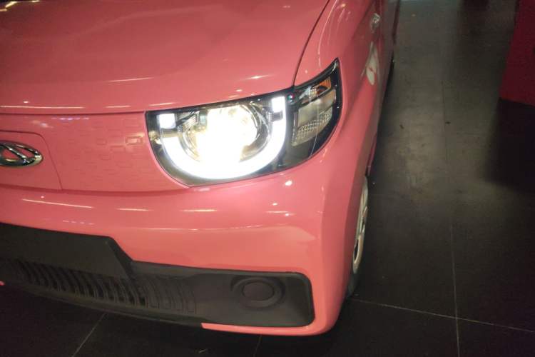 Used Chery QQ Ice Cream 2022 170km Sundae Phosphate Lithium-Ion
