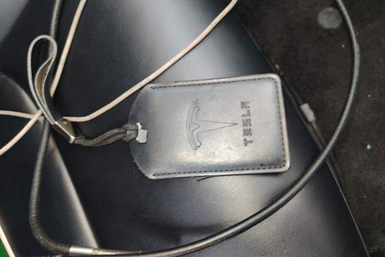 Used Tesla Model Y 2022 Rear-Wheel-Drive Version Vehicle Key