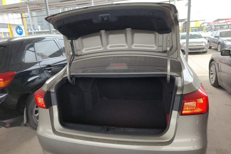 Used Roewe 360 2015 1.5L Automatic Luxury Edition
