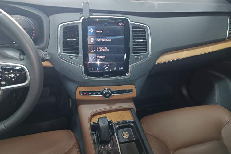 Used Volvo XC90 2021 B5 SmartDrive Luxury Edition 7 Seats Audio And AC Panel