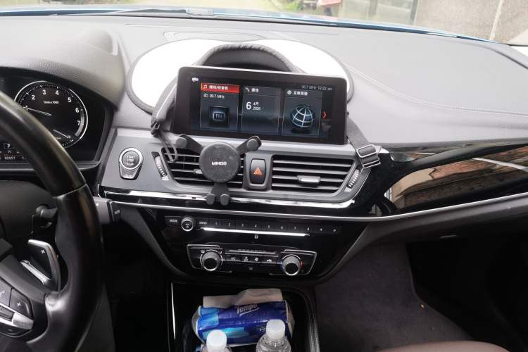 Used BMW 1 Series 2020 125i Leading Model M Sport Package Audio And AC Panel