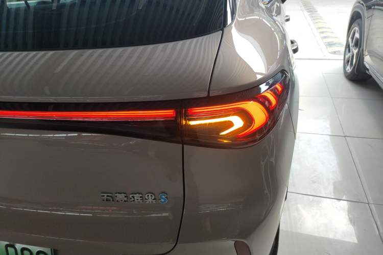 Used Wuling Bingo S 2025 Model 430km Deluxe Edition