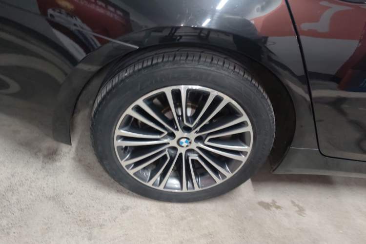 Used BMW 5 Series 2018 Facelifted 530Li Luxury Edition Premium Package
