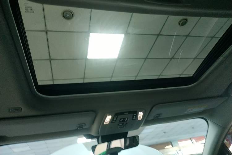 Used Toyota Granvia 2023 2.5L Hybrid Prestige PLUS Edition
