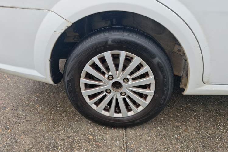 Used Buick Excelle 2015 1.5L Automatic Classic Model Right Rear Wheel Hub