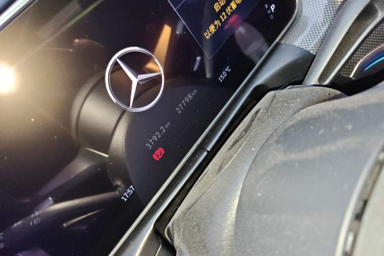 Used Mercedes-Benz C-Class 2023 Restyled C 260 L Sport Edition Odometer Close Up