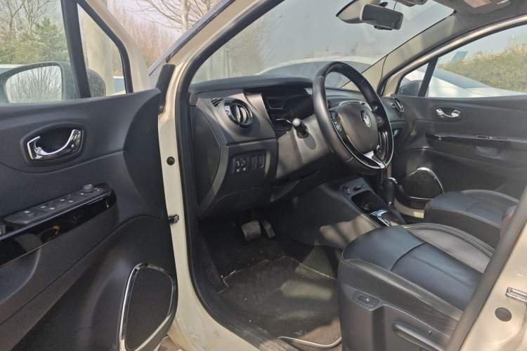 Used Renault Captur 2015 1.2T Automatic Luxury First Edition