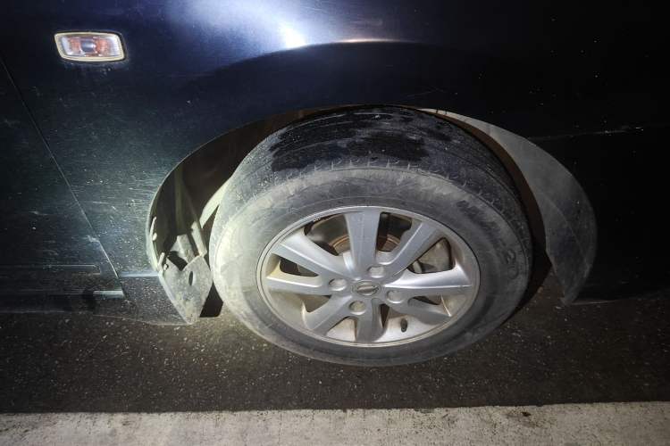 Used Nissan Sylphy 2012 Classic 1.6XE Manual Comfort Edition Right Front Wheel Hub