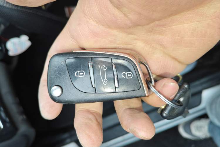 Used Hyundai Celesta 2011 1.6L Manual Comfort Edition
