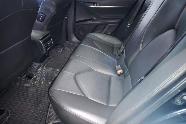 Used Toyota Camry 2021 2.0G Luxury Edition