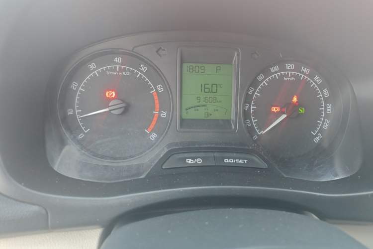 Used Skoda Fabia 2014 1.4L Automatic Crystal Edition
