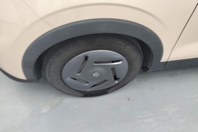 Used Leapmotor T03 2023 200 Lite Edition Left Front Wheel Hub