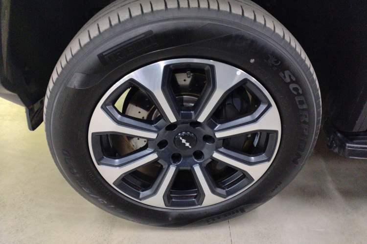 Used Formula Leopard 5 2023 Navigator Edition