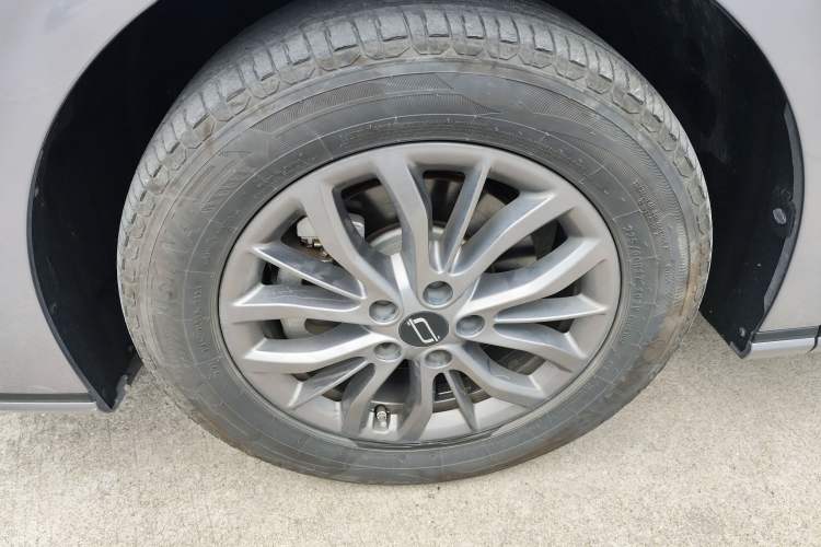 Used Bestune M9 2023 2.0T Ultimate Edition
