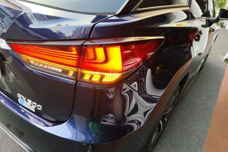 Used Lexus RX 2020 Revised Version 300 Two-Wheel Drive Elite Edition Exterior 3