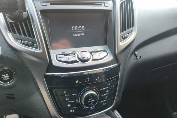 Used CHANGAN CS75 2014 1.8T Automatic Elite Model China IV Standard Audio And AC Panel