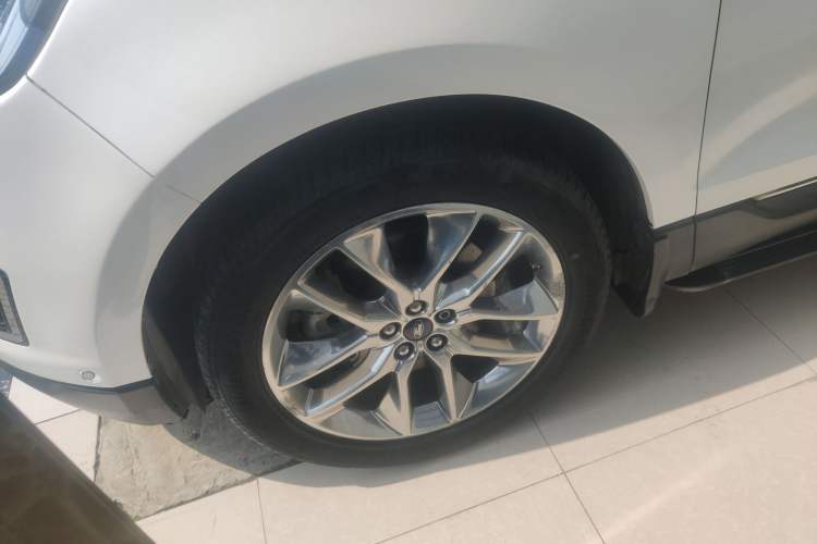 Used Ford Edge 2016 EcoBoost 245 Four-Wheel Drive Titanium 7-Seater Left Front Wheel Hub