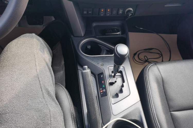 Used Toyota RAV4 2016 2.0L CVT Two-Wheel Drive Comfort Edition China V Standard