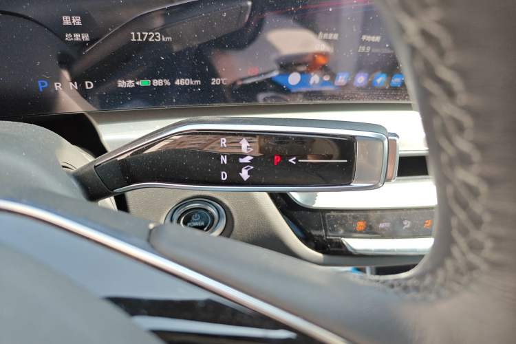 Used Cadillac LYRIQ 2022 Rear-Drive Long-Range Luxury Edition
