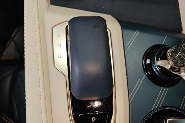 Used Zeekr 001 2024 YOU Edition 100 kWh All-Wheel Drive Gear Lever