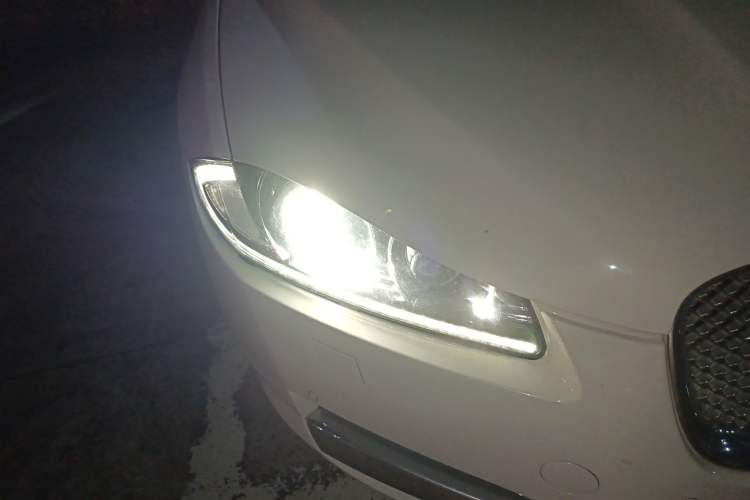Used Jaguar XF 2014 XF 2.0T Luxury Edition Right Front Headlight