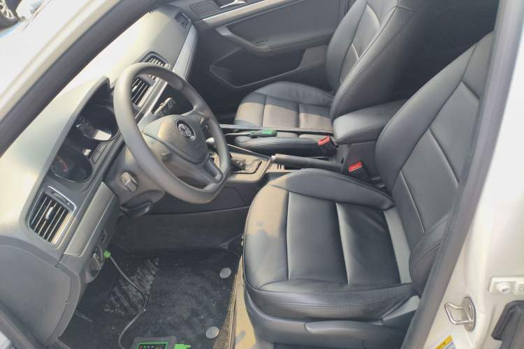 Used Volkswagen Gran Lavida 2015 1.6L Automatic Fashion Edition Left Front Seat