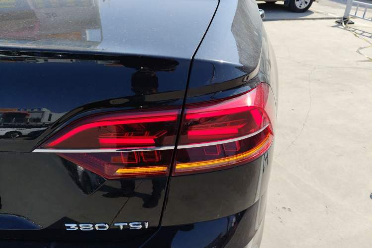 Used Volkswagen Phideon 2019 380TSI Two-Wheel Drive Business Edition China VI Standard
