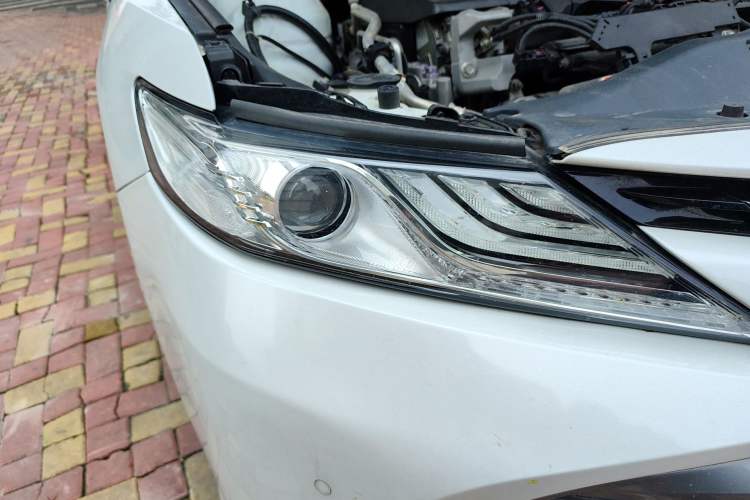 Used Toyota Camry 2018 2.5G Luxury Edition Right Front Headlight