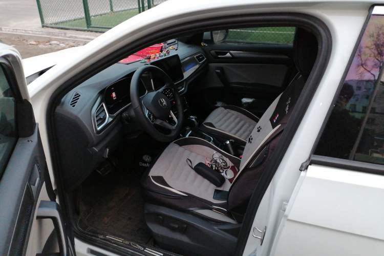 Used Volkswagen T-ROC 2023 300TSI DSG Two-Wheel-Drive Chen Guang Edition
