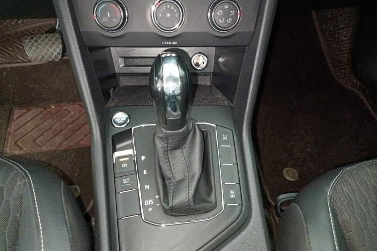 Used Volkswagen Tiguan L 2019 330TSI Automatic Two-Wheel Drive Luxury Edition China VI Standard