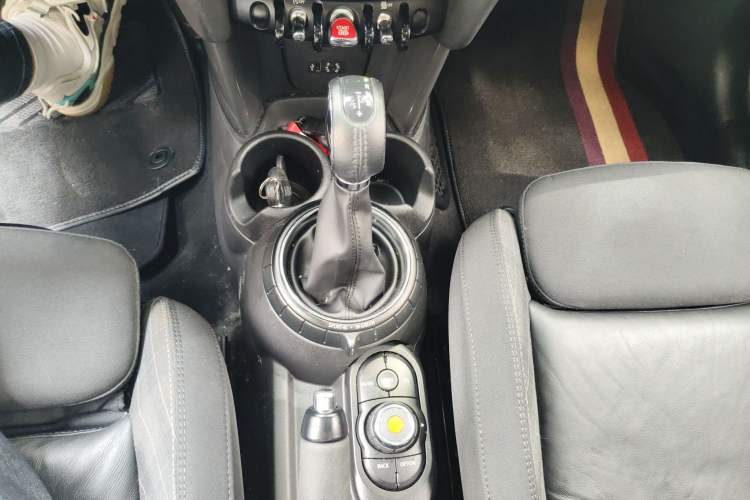 Used MINI 2015 1.5T COOPER Fun Five-Door Edition
