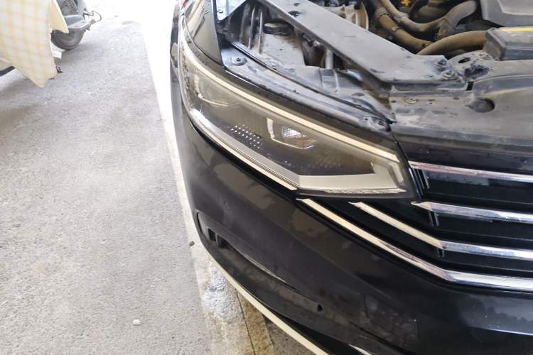 Used Volkswagen Magotan 2020 330TSI DSG Luxury Edition Right Front Headlight