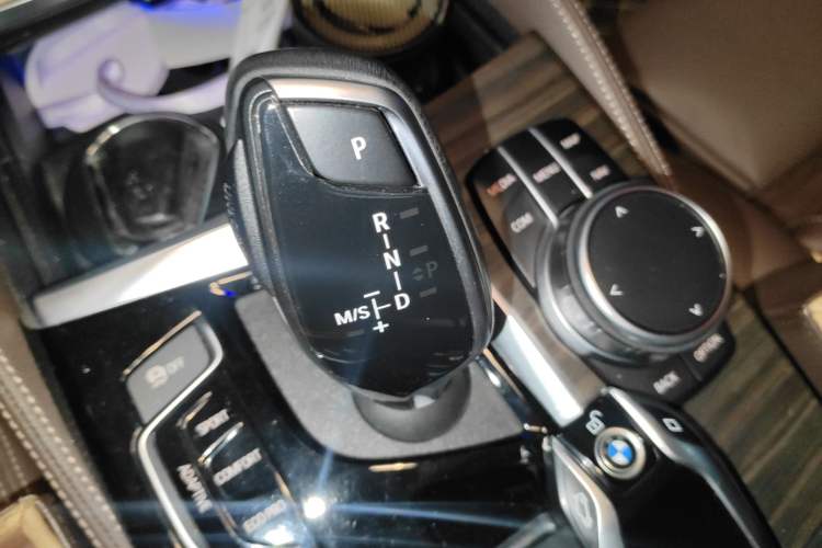 Used BMW 5 Series New Energy 2019 530Le Pioneer Edition Gear Lever