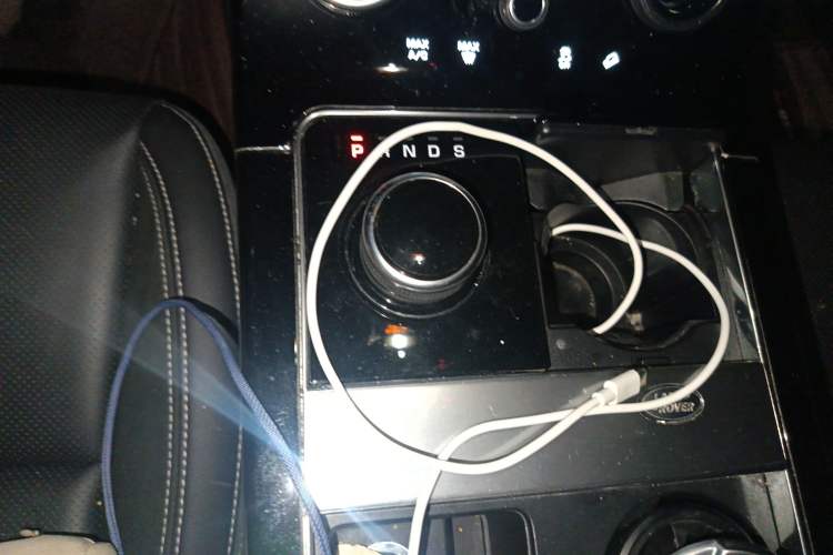 Used Land Rover Range Velar 2017 P380 R-DYNAMIC SE Gear Lever