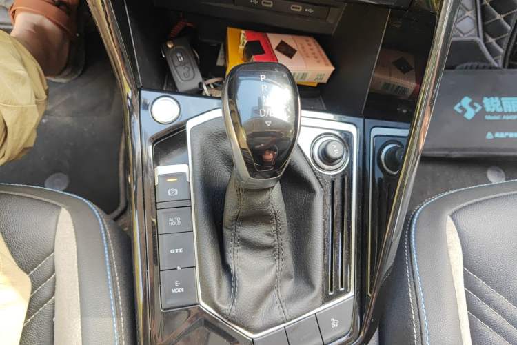 Used Volkswagen Tayron GTE Plug-in Hybrid 2022 1.4T Luxury Edition Gear Lever