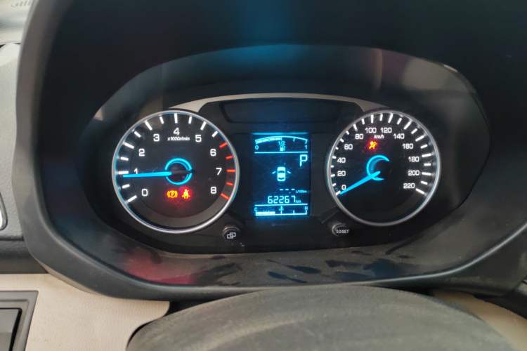 Used FAW Yingzhi 737 2016 1.5L CVT Luxury Navigation Edition Instrument Cluster