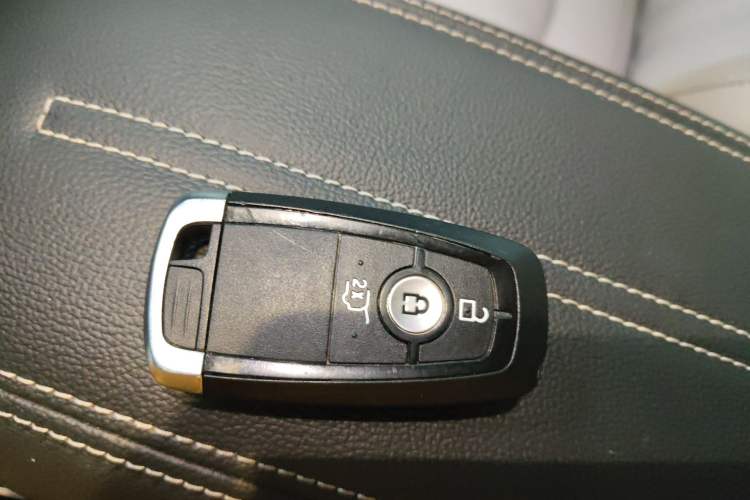 Used Ford Escape 2020 EcoBoost 245 Four-Wheel Drive Luxury Edition